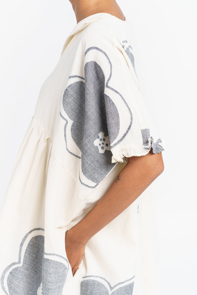 Oversized summer blossom dress, sustainable clothing brands dresses, sustainable dress brands, best organic cotton clothing, clothes made from organic cotton, cotton clothing for women, cotton clothing store, 100 organic cotton women's clothing, 100 percent cotton women's clothing, minimalist wear, how to be a minimalist with clothes