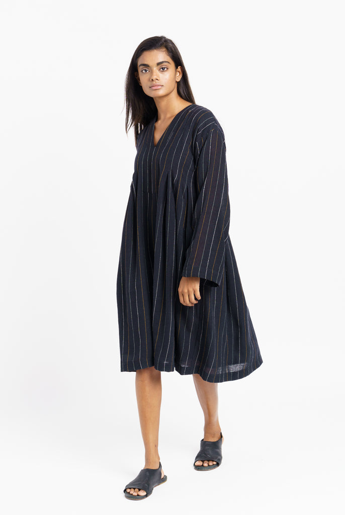 Striped relaxed fit midi dress, ethical sustainable clothing brands, fashion brands that are sustainable, 100 organic cotton women's clothing, organic cotton clothes online shop, all cotton women's clothing, buy cotton clothes online, all cotton women's clothing, cotton clothing for women, minimalist clothing, modern minimalist clothing
